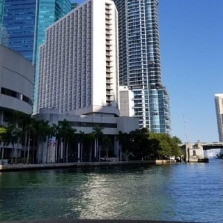 24 Ft Miami Bay: Private Boat, Gas Included , 8 people, Captained 7