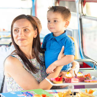 Peppa Pig Afternoon Tea London Sightseeing Bus Tour 10
