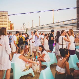 Bottomless Beach Brunch at Fulham Beach 4