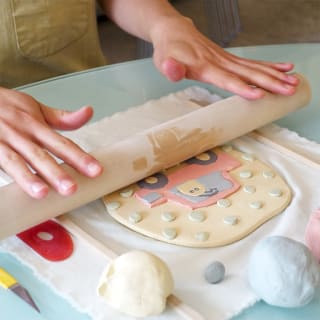 Craft Practice: Heart Color Clay Plate One-Day Class 6