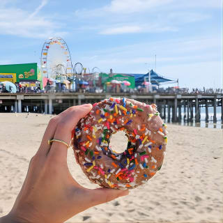 Santa Monica Delicious Donut Adventure & Walking Food Tour 12