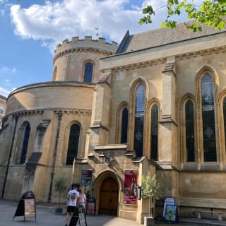 St Paul's and Temple: London Outdoor Exploration Game 2