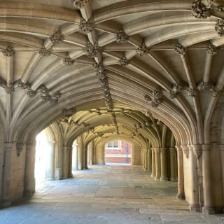 St Paul's and Temple: London Outdoor Exploration Game 3