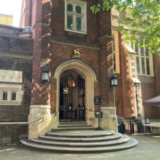 St Paul's and Temple: London Outdoor Exploration Game 4
