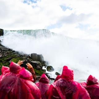 Niagara Falls Day Tour from Toronto + Hornblower Cruise & Niagara-on-the-Lake 2