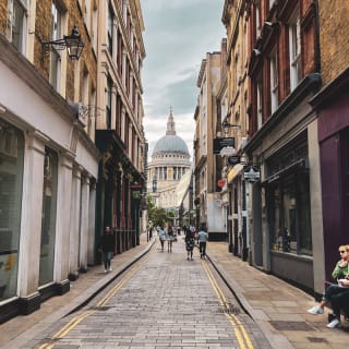 Square Mile, City of London Exploration Game, Mystery walk with pub/cafe stops 2