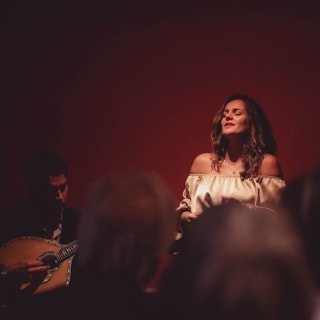 Fado a Lisbona: spettacolo intimo di fado dal vivo a tarda sera con vino Porto 4