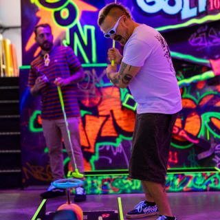 UV 18 trous NEON minigolf & bar Lisbon 2