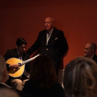 Fado a Lisbona: spettacolo intimo di fado dal vivo a tarda sera con vino Porto 9