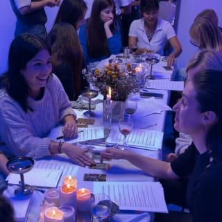 Taller de tarot con mimosas y vinos 3