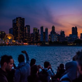 Lake Michigan & Chicago River: 1.5-Hr Night Sightseeing Cruise 2