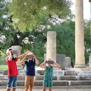 Olympia Walking Tour with Virtual Reality Glasses 3