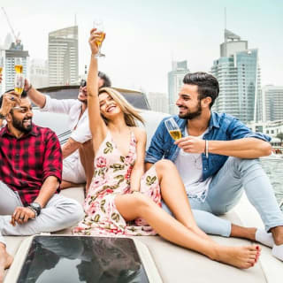 Dubai: 2-Hour Luxury Yacht Tour + Snacks & Drinks 7