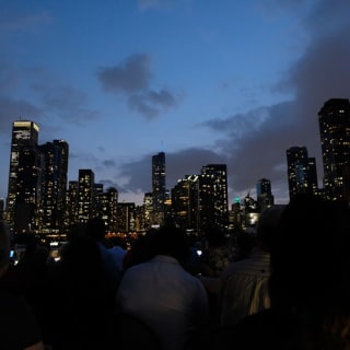 Lake Michigan & Chicago River: 1.5-Hr Night Sightseeing Cruise 7