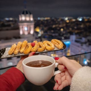 Churros con chocolate desde el cielo de Madrid en Ella Sky Bar 1