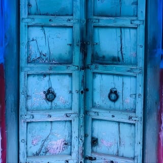 Walk in blue City 10
