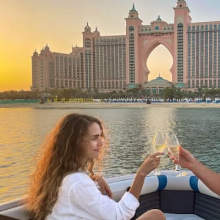 Dubai: Guided Speedboat Tour 4