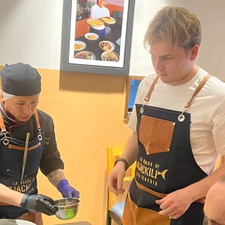 Clase muy práctica de comida y bebida peruana 5
