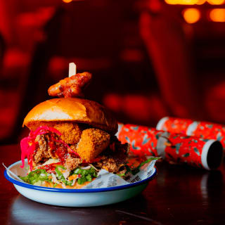 Humbug – Santa's Christmas Dive Bar Experience 6