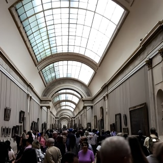 Visite de Paris : Déjeuner à la Tour Eiffel, croisière en bateau et visite du Louvre 17