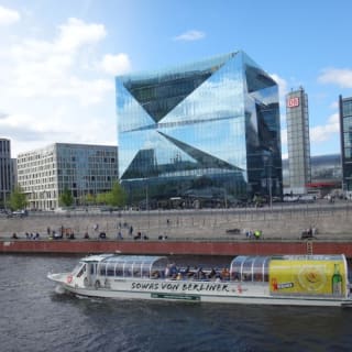 Berlin: 1-hour boat tour + audio guide 4