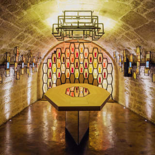 Immersive Besuch in den Weinkellern des Louvre 2