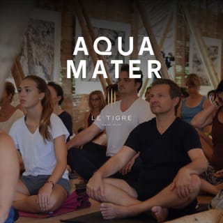 Séance de yoga dans l'exposition Aqua Mater de Sebastião Salgado 5