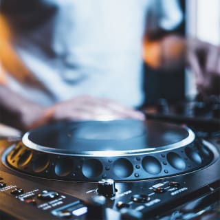 00’s RnB Bottomless Brunch at The Cocktail Club 4