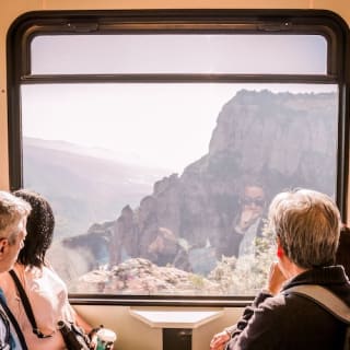 Montserrat y Bodegas: Tour ida y vuelta + Cata de vino con comida tradicional 2