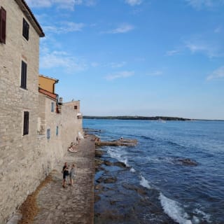 Novigrad Enigma: Coastal & Old Town Quest - Outdoor Exploration Game 5