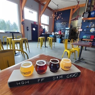 Wildlife Conservation Center with Lunch & Local Beer Sampling 5