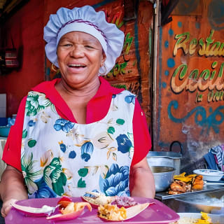 EL TOUR MÁS COMPLETO Y ALMUERZO EN EL LUGAR FAVORITO DE ANTHONY BOURDAIN 2