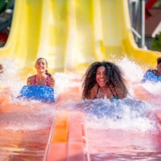 Raging Waters Los Angeles: Entry Ticket 6