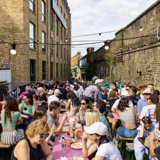 Buff Bingo Summer Rooftop Drag Bottomless Brunch – Londres 4