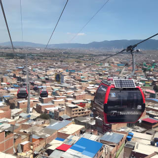 Cable car to el Paraiso, the city slum 2