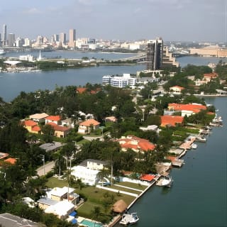 Deluxe Miami Helicopter Tour: Beaches, Skyline, and More 24