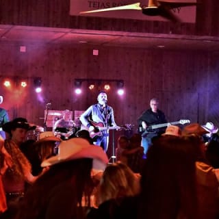 General Admission to the Rodeo Bulverde 12