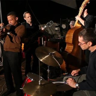Navegación de Vino y Jazz por el Puerto de Nueva York a bordo del Clipper City 1