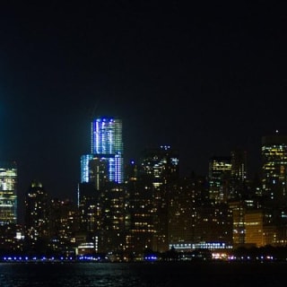 Navegación de Vino y Jazz por el Puerto de Nueva York a bordo del Clipper City 2