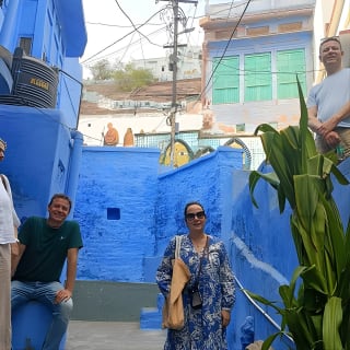 Walk in blue City 14