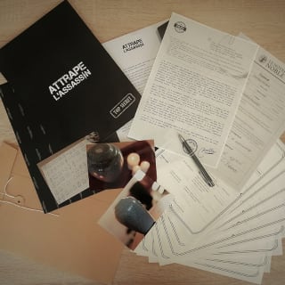 Jeu "Attrape l'assassin" : Ta box de détective à la maison 1