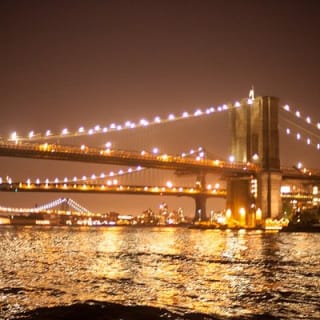 Navegación de Vino y Jazz por el Puerto de Nueva York a bordo del Clipper City 9