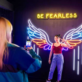 Super Neon: Una Experiencia Inmersiva Para Sentirte Bien 4
