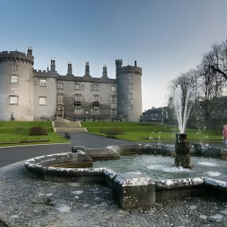 Excursión de un día de Dublín al Castillo de Kilkenny y a la Casa de Cristal de Waterford 1