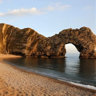 Lulworth Cove & Durdle Door Mini-Coach Tour from Bournemouth 2