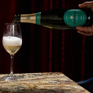 Oysters, Bubbles & Live DJ 3