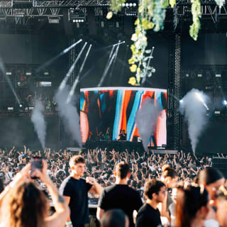 LOOP presents HUGEL en FABRIK 4
