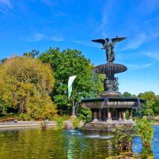 Falling in Love Outdoor Escape Game in New York 5