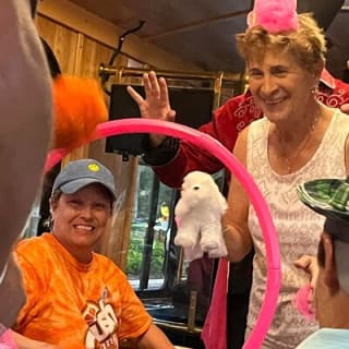 Murder Mystery Trolley: ¿Quién mató a la Reina del Circo? 12