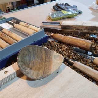 Le cours d'un jour de Woodcarving au meilleur de Bridgerton 2